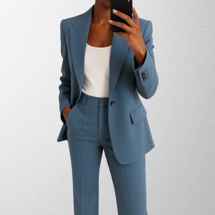 Olivia - Timeless two-piece suit