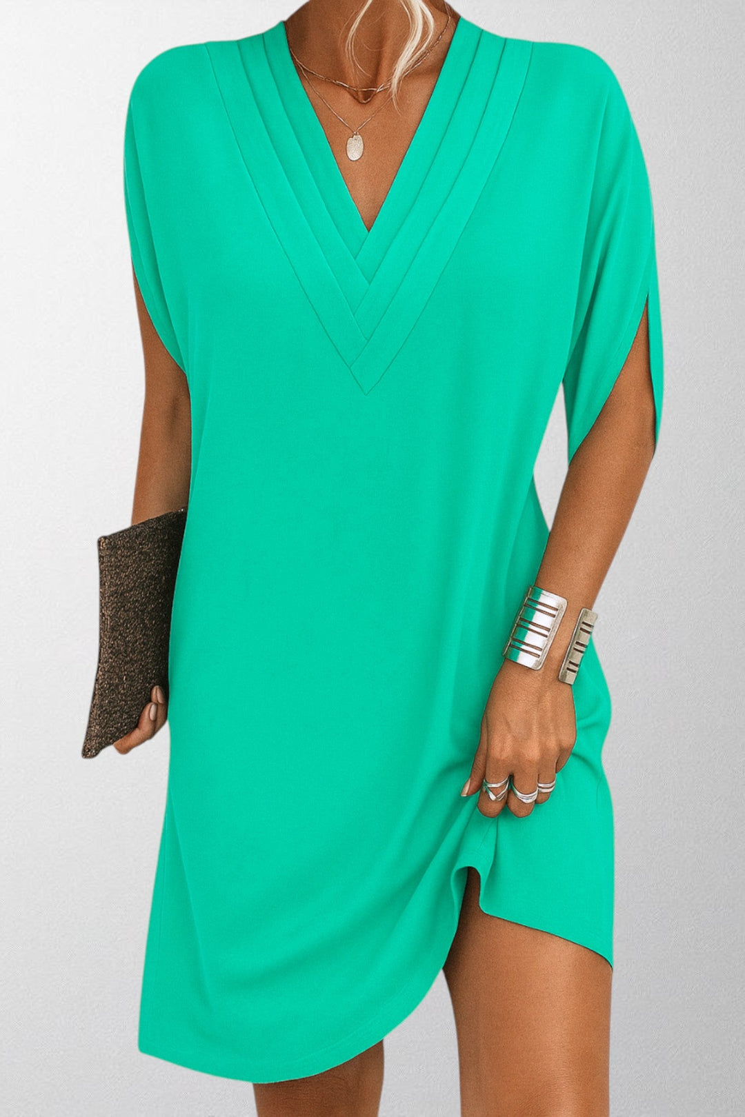 Olivia - Elegant V-Neck Midi Dress