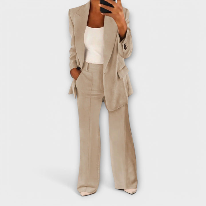 Christina – Women's Suit Set